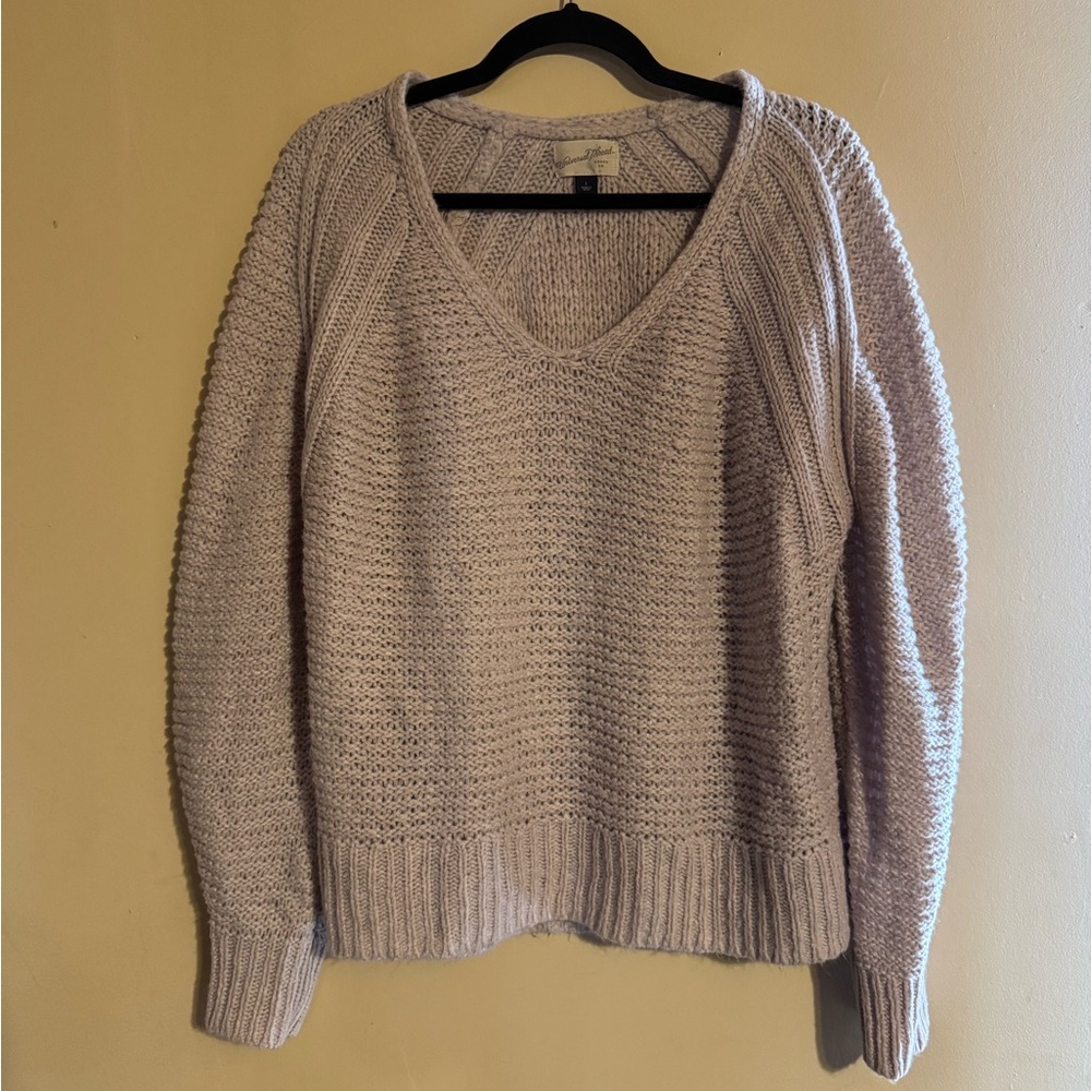 Universal Thread Women's Light Purple V-Neck Sweater